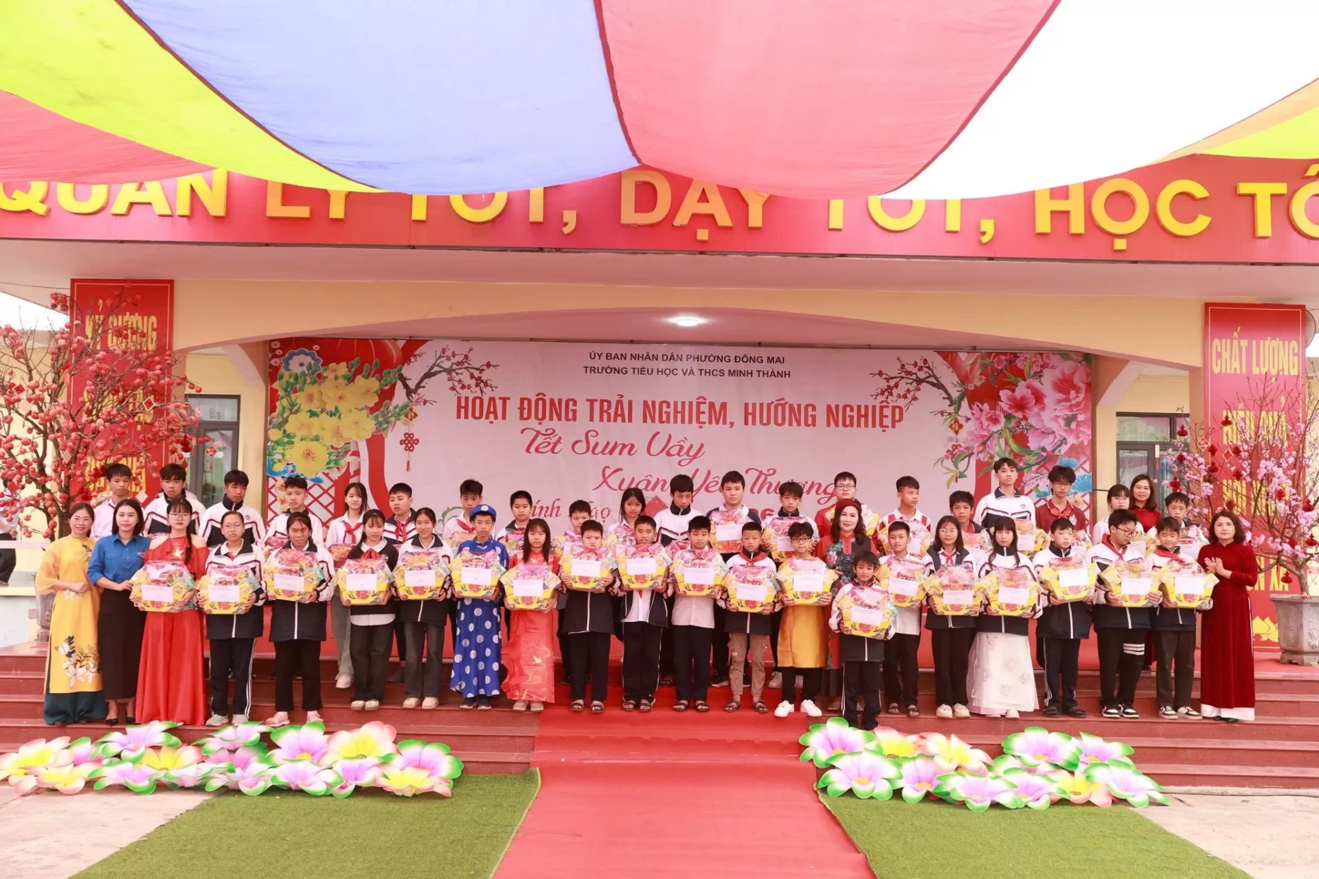 TẾT SUM VẦY – XUÂN YÊU THƯƠNG Trường TH&THCS Minh Thành